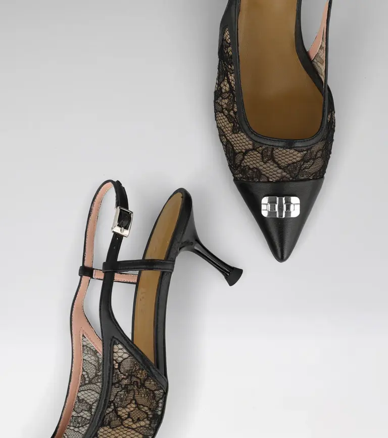 Lace slingback black