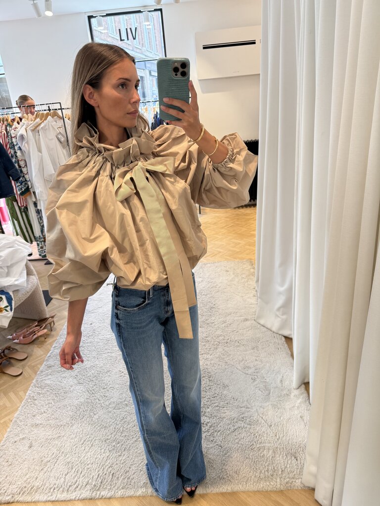 Patou Volume shirt sand