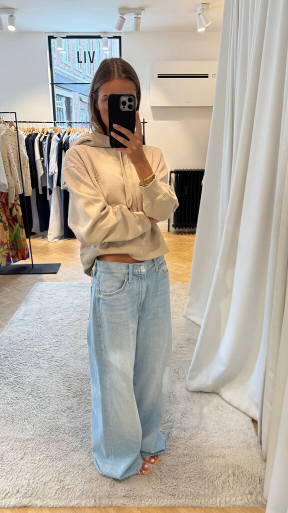Hooded sweat sand