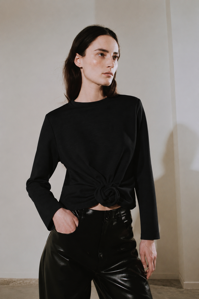 Rhune Nya top black