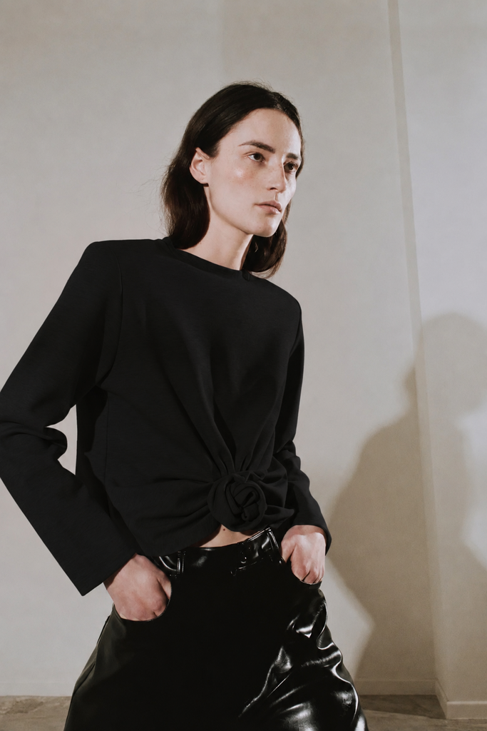 Rhune Nya top black