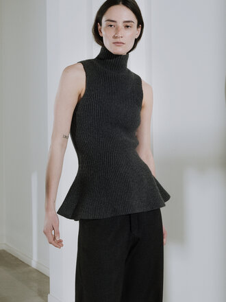 Rhune Thora sleeveless peplum knit dark grey