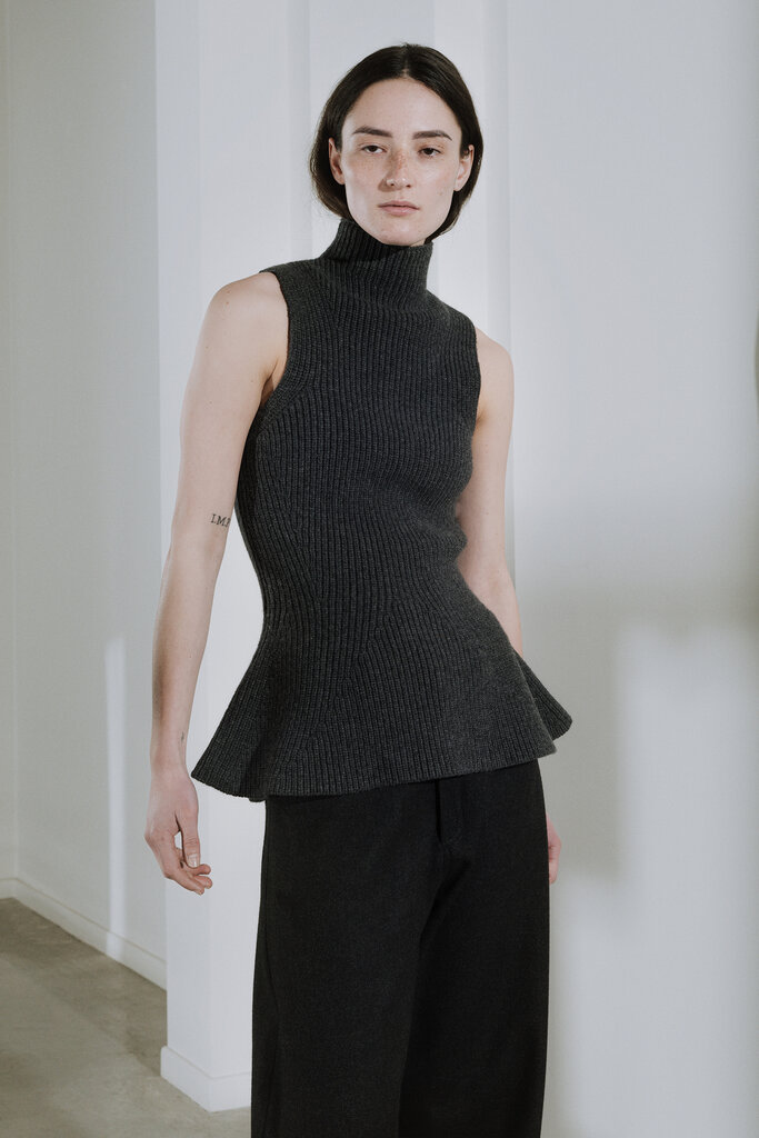 Rhune Thora sleeveless peplum knit dark grey