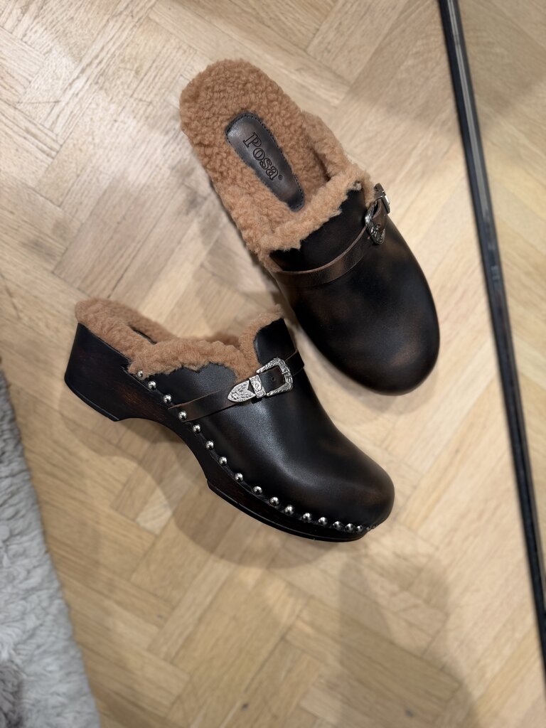 Posa Coffee studded clog