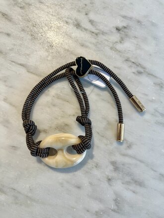 Nilu Pig bracelet kakhi