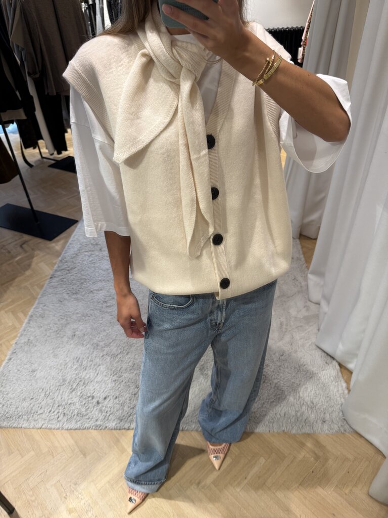 Collectors Club Sleeveless scarf cardigan ecru