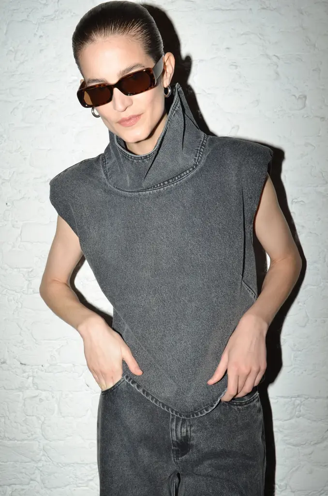 Collectors Club Charcoal sleeveless top