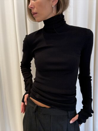Rhune Cael fine turtleneck black