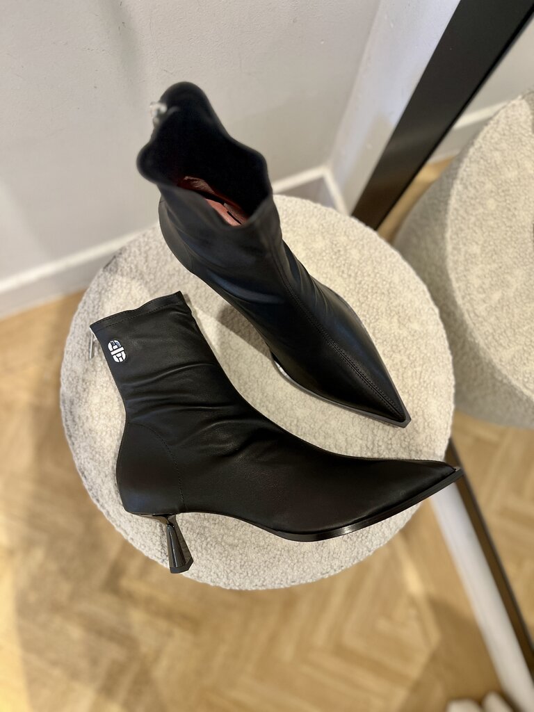 Lilith black bootie