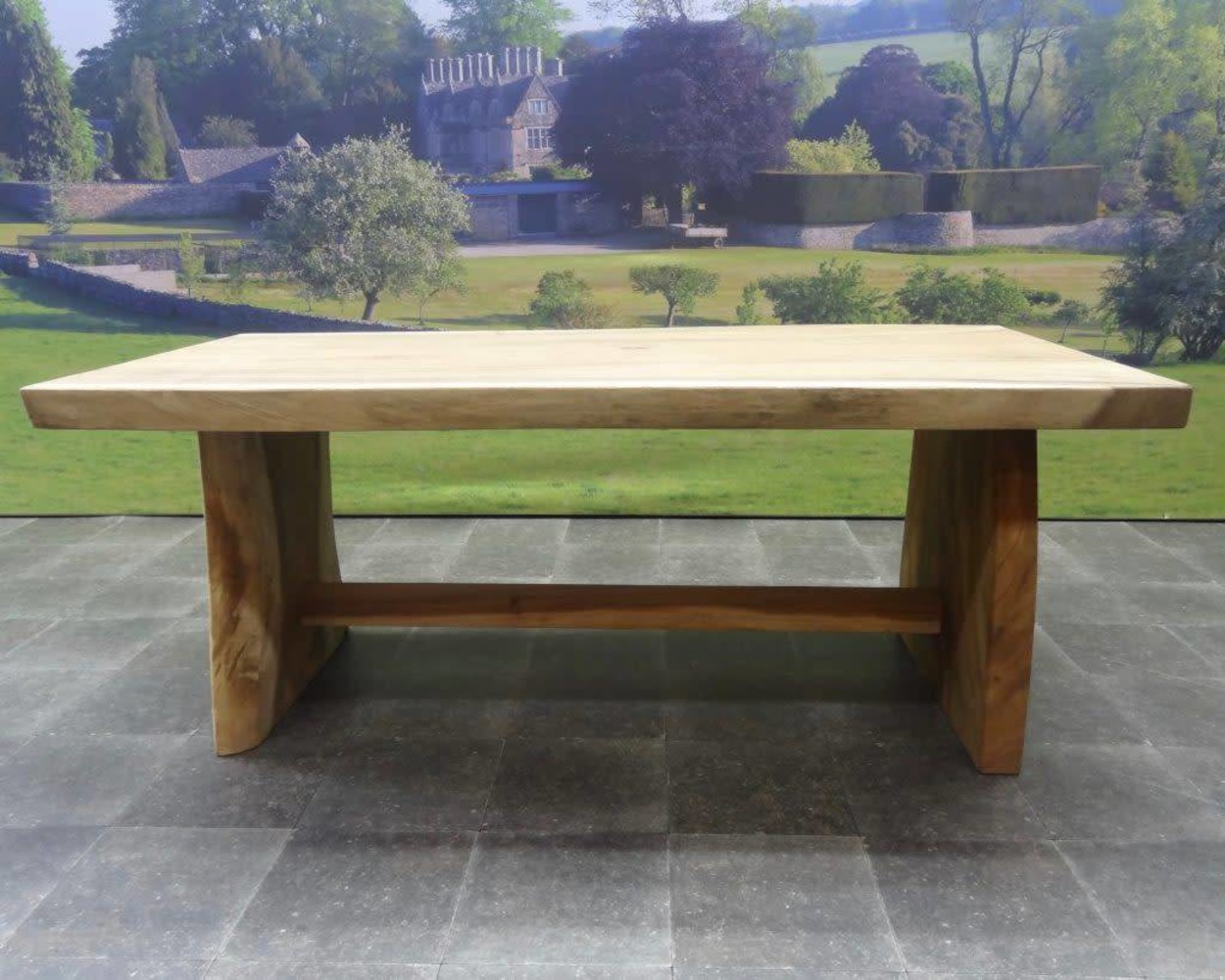 AVH-Collectie Boomstamtafel 200x100xH77,5 cm - bladdikte 10 cm AVH-Collectie Boomstamtafel 200x100xH77,5 cm - bladdikte 10 cm