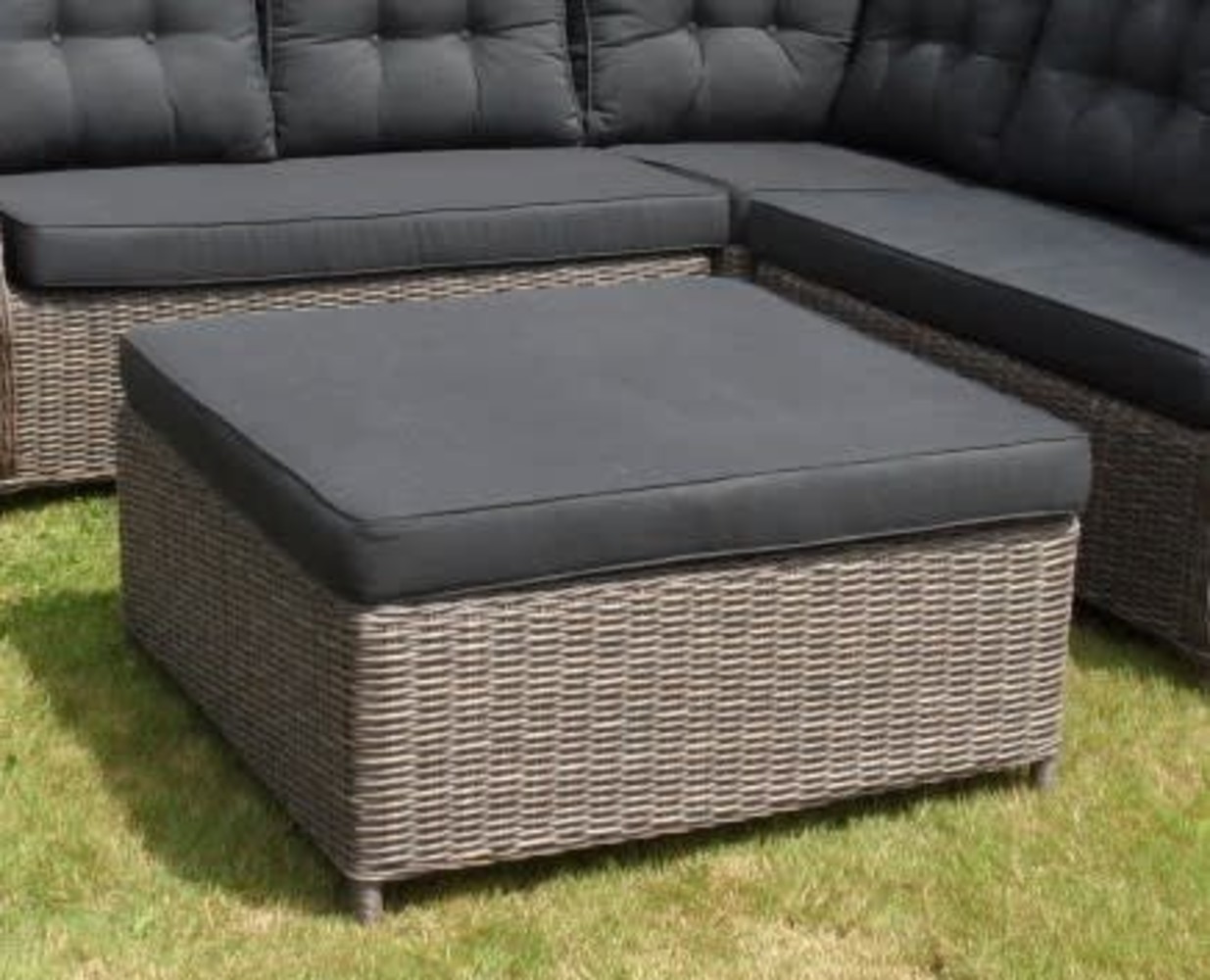 AVH-Collectie Ibiza voetenbank 92x92xH37 cm grijs AVH-Collectie Ibiza voetenbank 92x92xH37 cm grijs