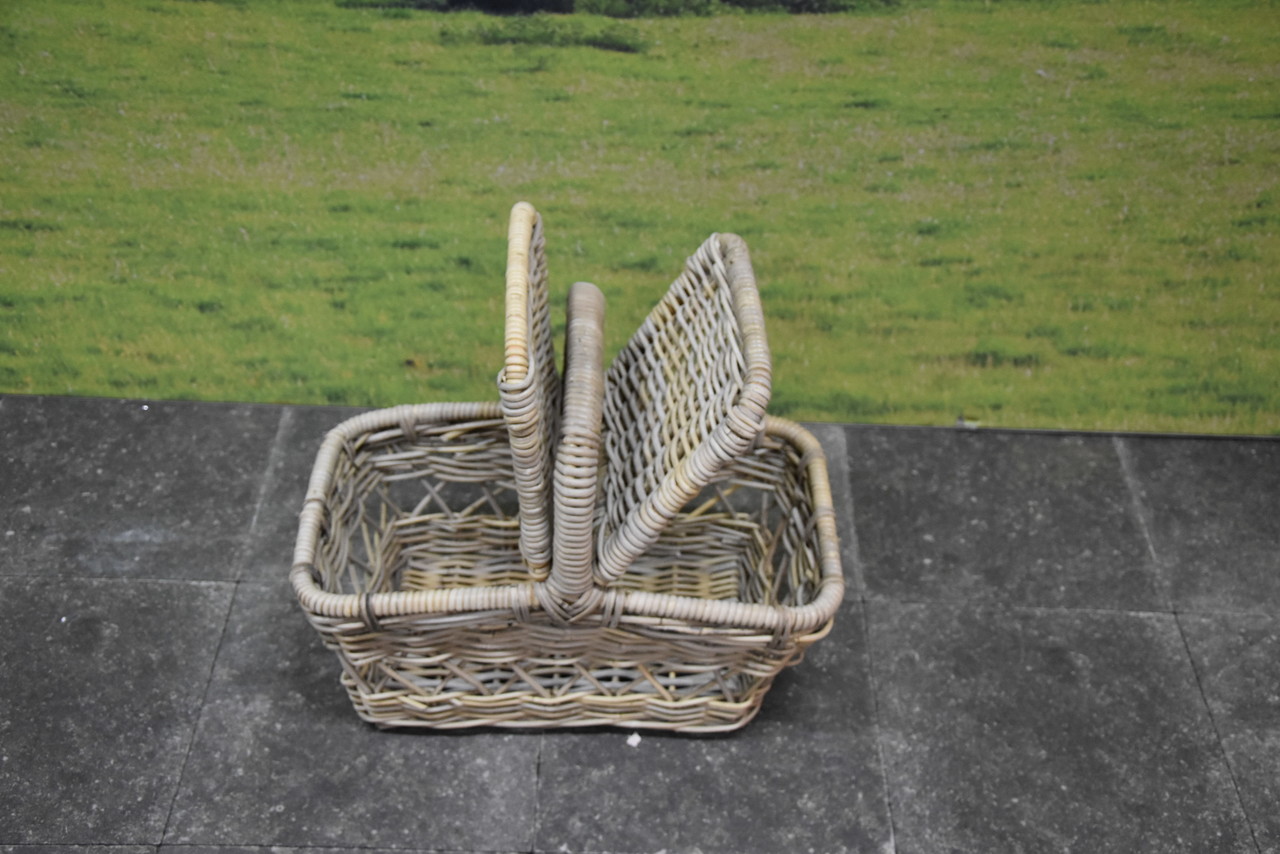 AVH-Collectie Messie rotan picknickmand 50x30xH40 cm rechthoekig AVH-Collectie Messie rotan picknickmand 50x30xH40 cm rechthoekig