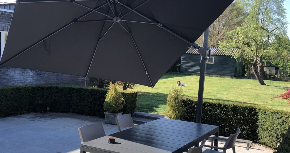 Op zoek naar een nieuwe parasol? Kijk zeker naar een stokparasol!
