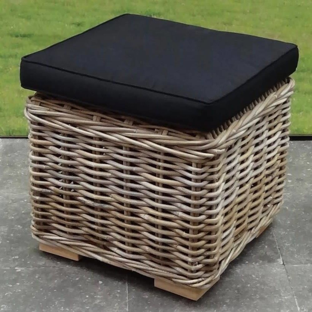 AVH-Collectie Nissah voetenbank 43x43xH43 cm naturel rotan - olefin black AVH-Collectie Nissah voetenbank 43x43xH43 cm naturel rotan - olefin black