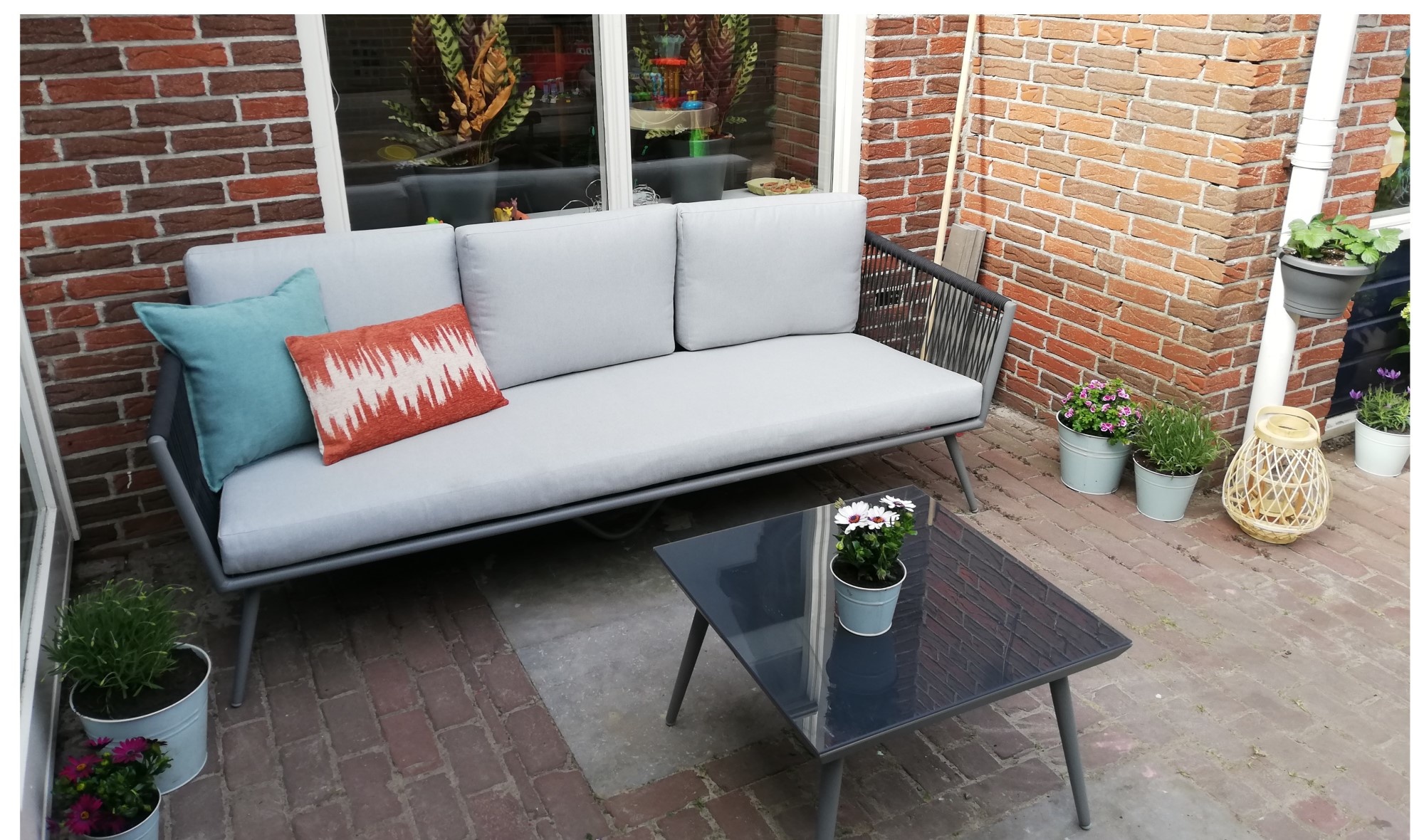 Het perfecte tuinbankje in de tuin