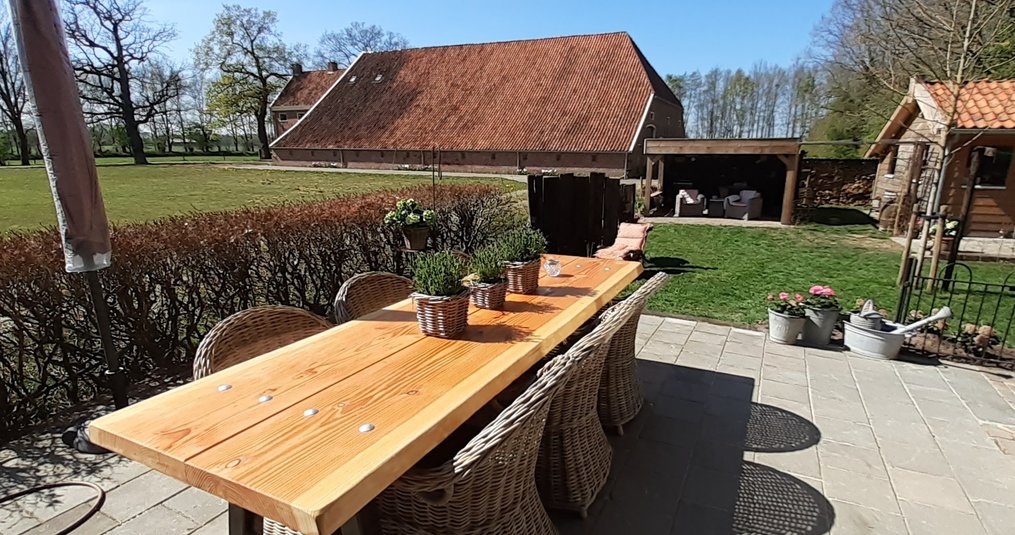 Hoe kies je de beste tuintafelhoes voor in jouw tuin uit?