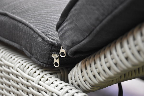 AVH-Collectie Thermen ligbed 189x65xH31 cm wit grijs AVH-Collectie Thermen ligbed 189x65xH31 cm wit grijs