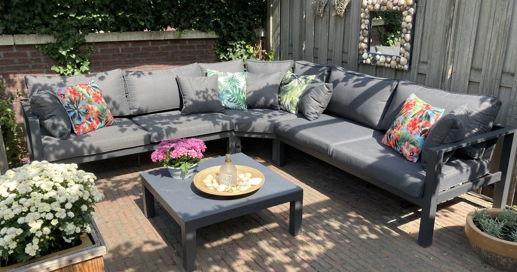 Alle voor- en nadelen van een aluminium tuinset op een rijtje