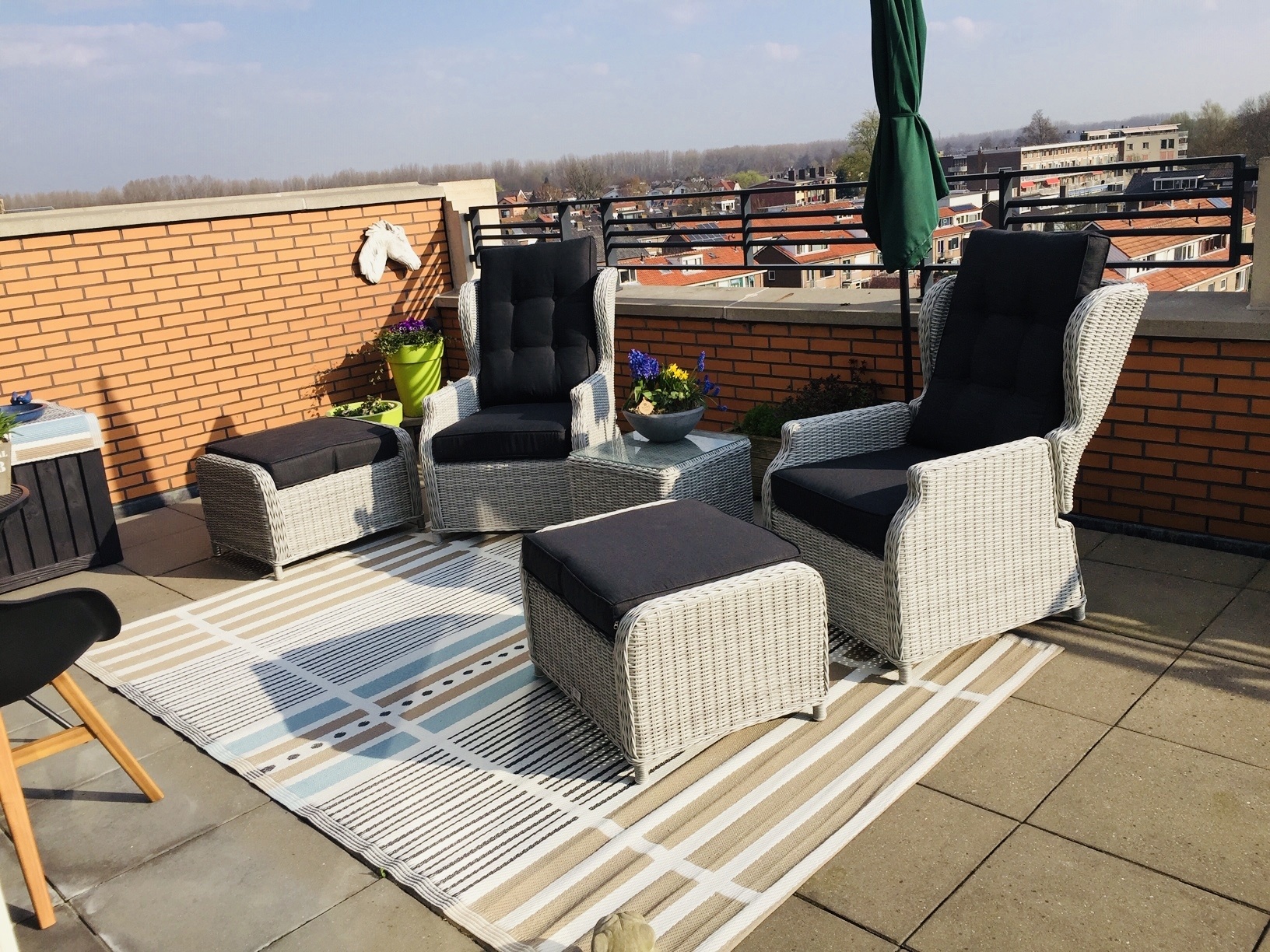 De tuinmeubel trends van dit voorjaar