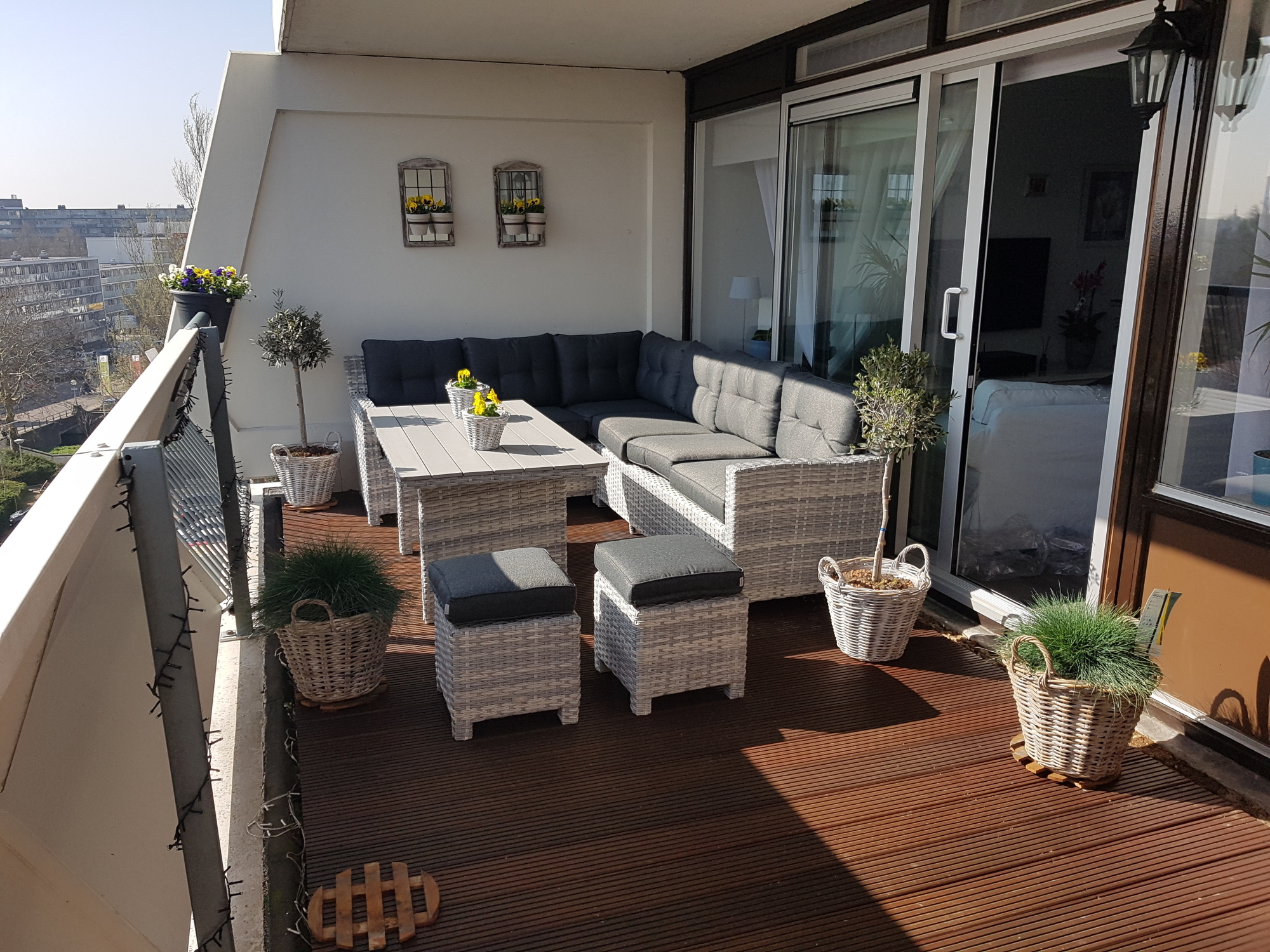 Wicker tuinmeubelen in de spotlight gezet