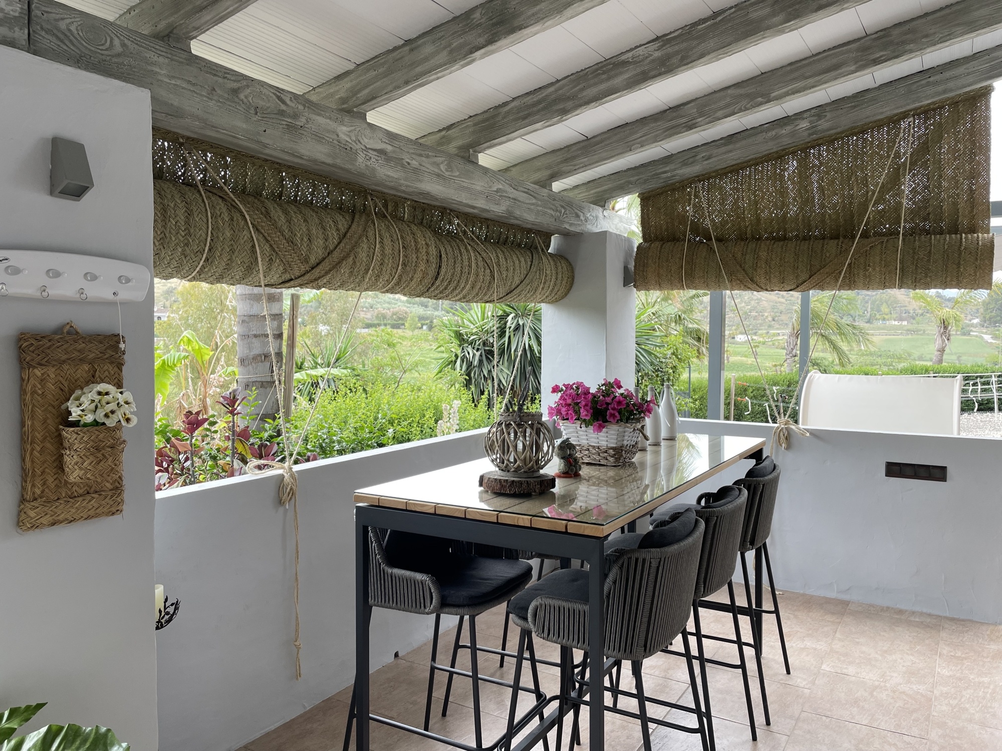 Een Tuinbar zorgt voor buitenentertainment Een Tuinbar zorgt voor buitenentertainment