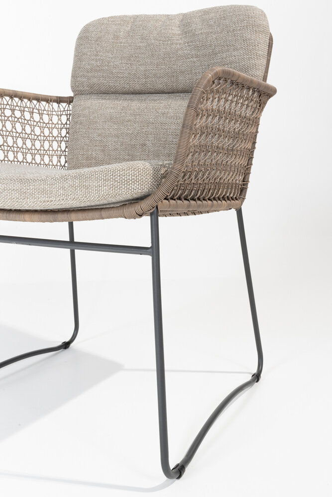 4 Seasons Outdoor Aprilla Prado dining tuinset 130 cm rond 5 delig Pure 4 Seasons Outdoor 4 Seasons Outdoor Aprilla Prado dining tuinset 130 cm rond 5 delig Pure 4 Seasons Outdoor