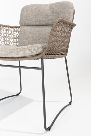 4 Seasons Outdoor Aprilla Prado dining tuinset 130 cm rond 5 delig Pure 4 Seasons Outdoor 4 Seasons Outdoor Aprilla Prado dining tuinset 130 cm rond 5 delig Pure 4 Seasons Outdoor