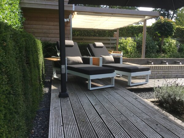 Higold York ligbed rechts aluminium wit teak Higold York ligbed rechts aluminium wit teak