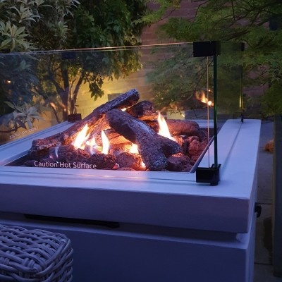 Buiten Haardvuur Magie: Creëer een Warme en Gezellige Sfeer in je Tuin deze Winter