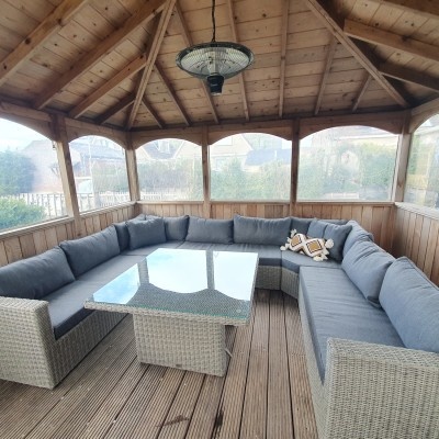 Een make over van je tuinhuis van rommel naar oase