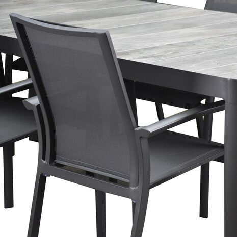 AVH-Collectie Quincy malaga dining tuinset 120xH75 cm rond 5 delig teak AVH-Collectie Quincy malaga dining tuinset 120xH75 cm rond 5 delig teak