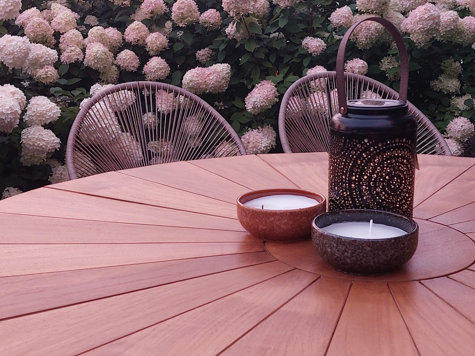 De voordelen van een terras in de tuin