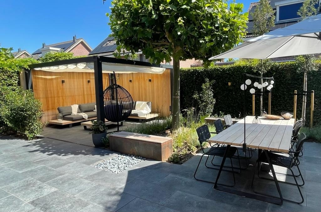 Luxueuze Tuinmeubelen voor een Elegante Buitenruimte Luxueuze Tuinmeubelen voor een Elegante Buitenruimte