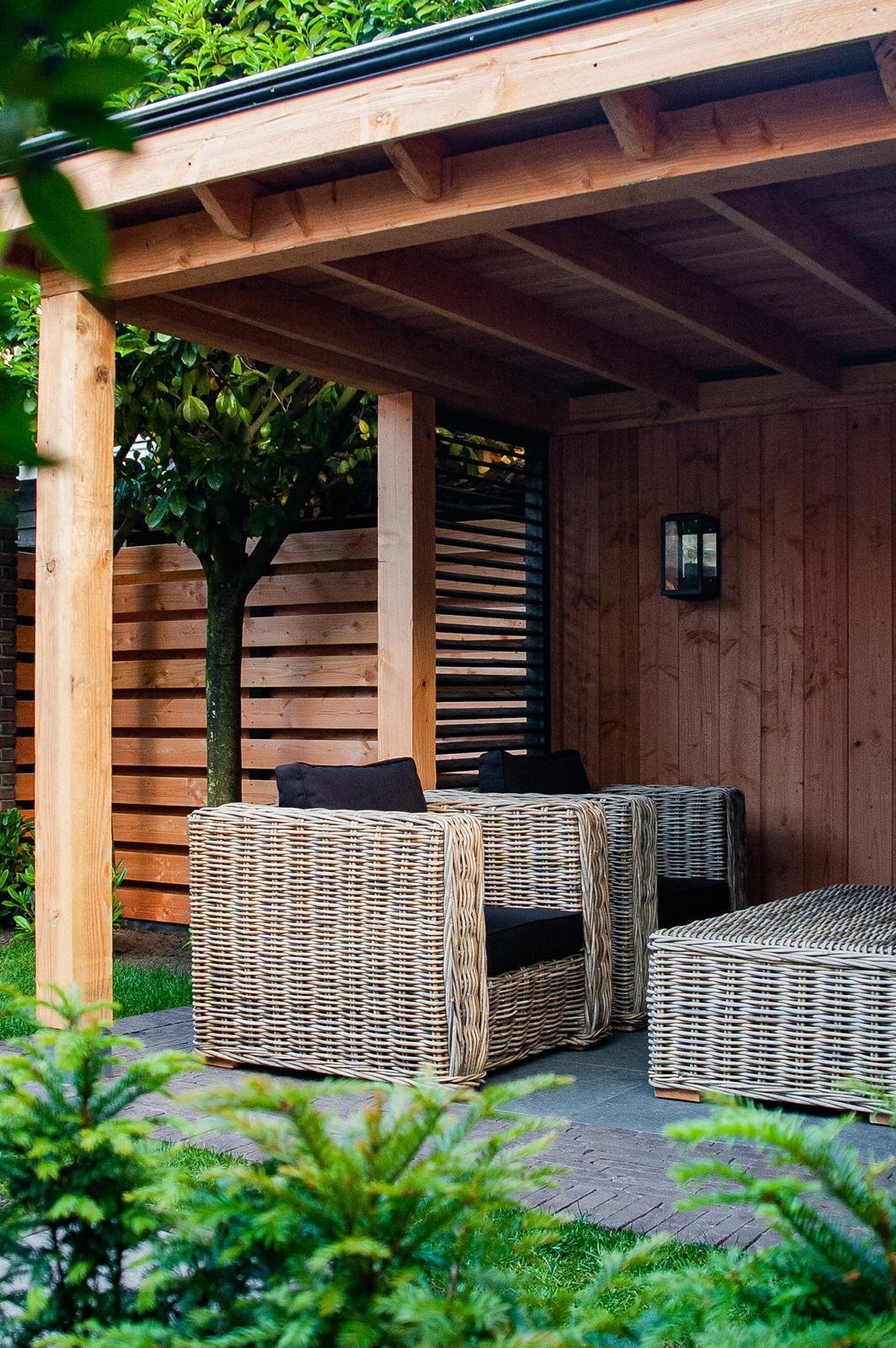 De voordelen van een overkapping in de tuin De voordelen van een overkapping in de tuin