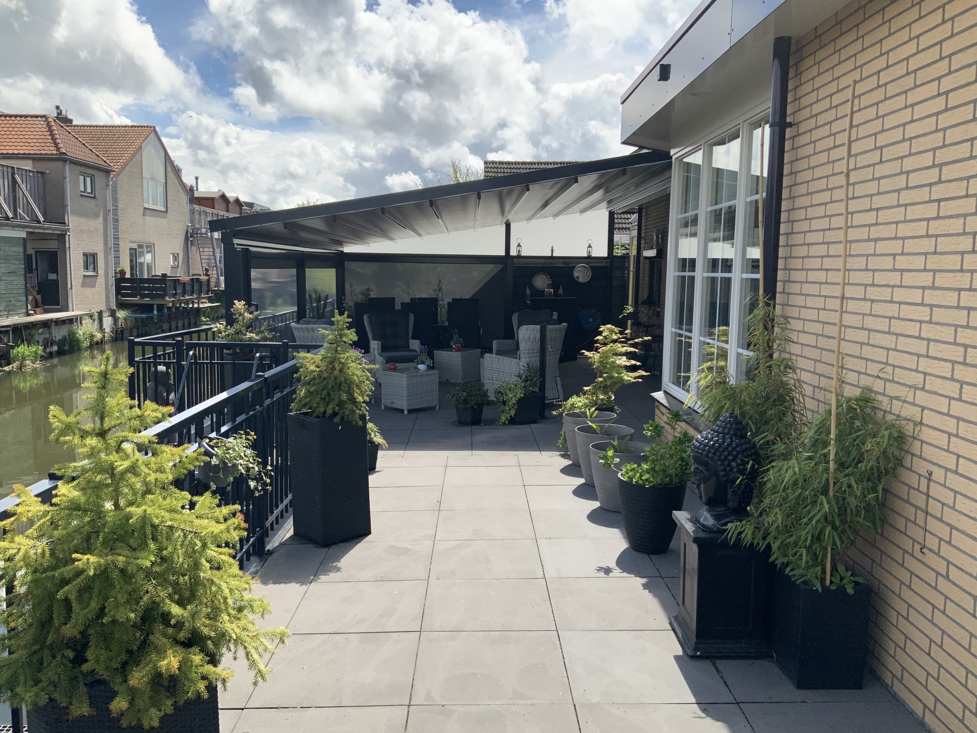 Het verwijderen van onkruid uit je tuin