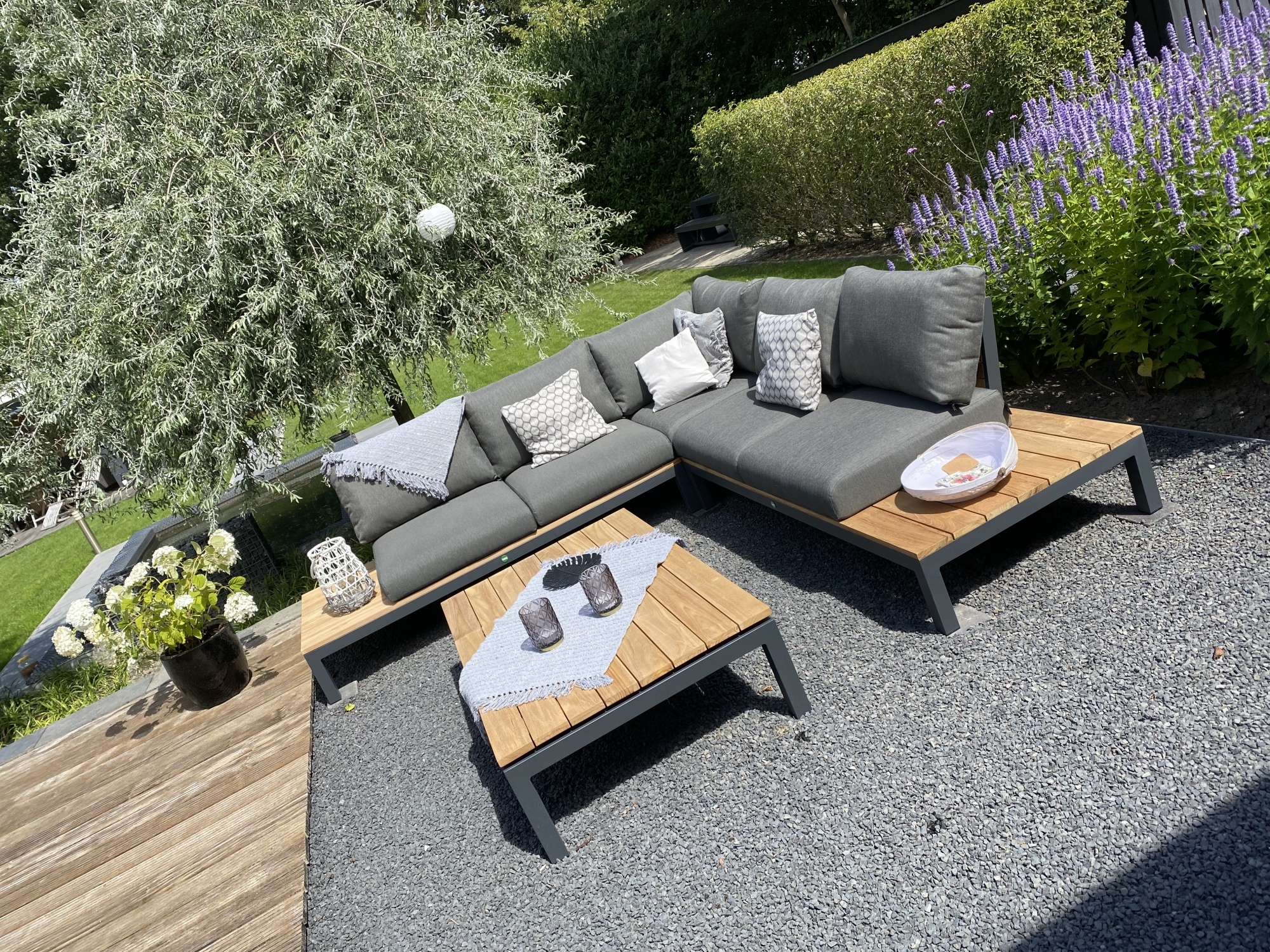 Hoe Om te Gaan met Groene Aanslag op Je Houten Tuinmeubelen: Een Uitgebreide Gids Hoe Om te Gaan met Groene Aanslag op Je Houten Tuinmeubelen: Een Uitgebreide Gids