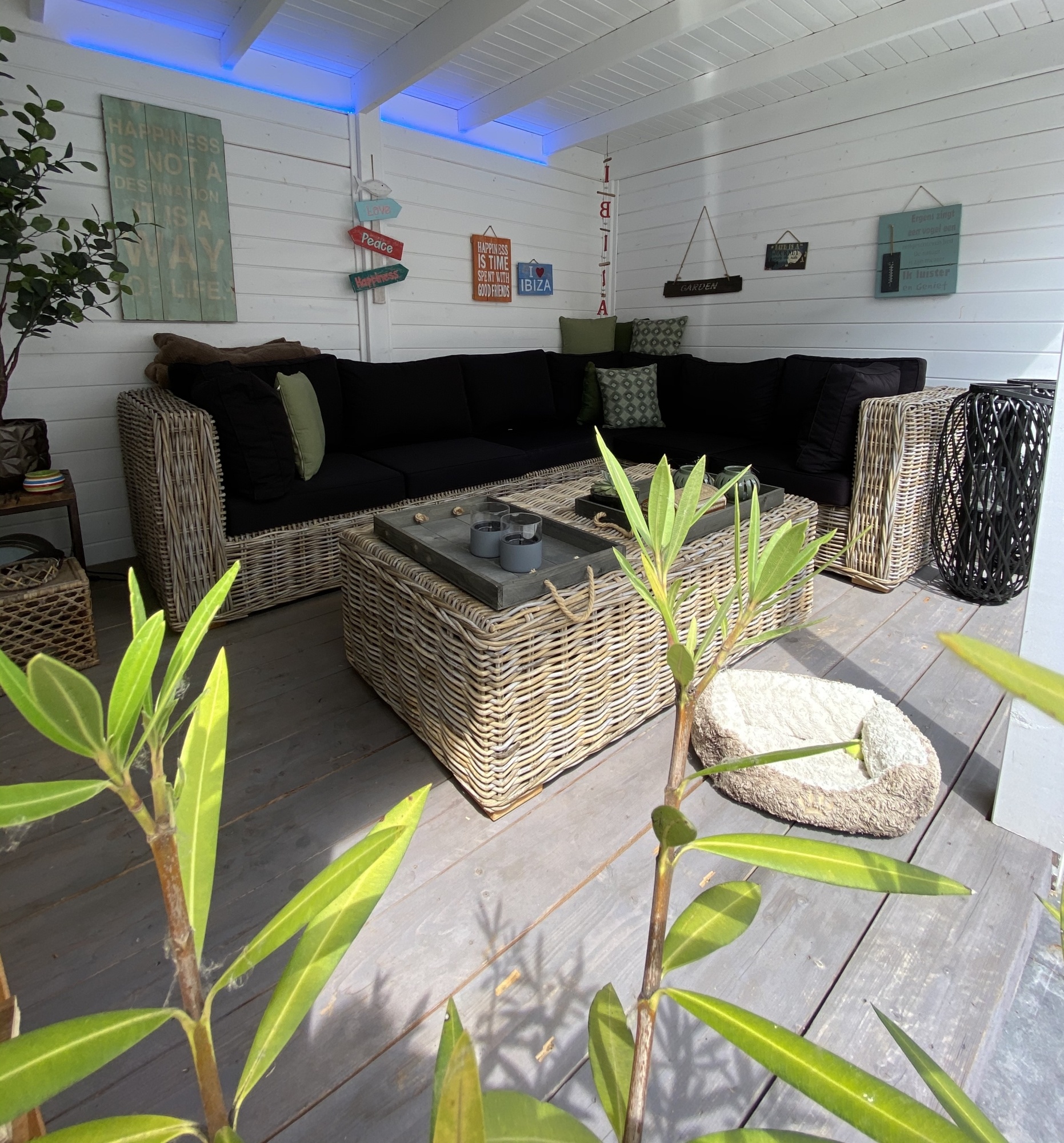 Tuinmeubilair biedt comfort en stijl aan je buitenleven Tuinmeubilair biedt comfort en stijl aan je buitenleven