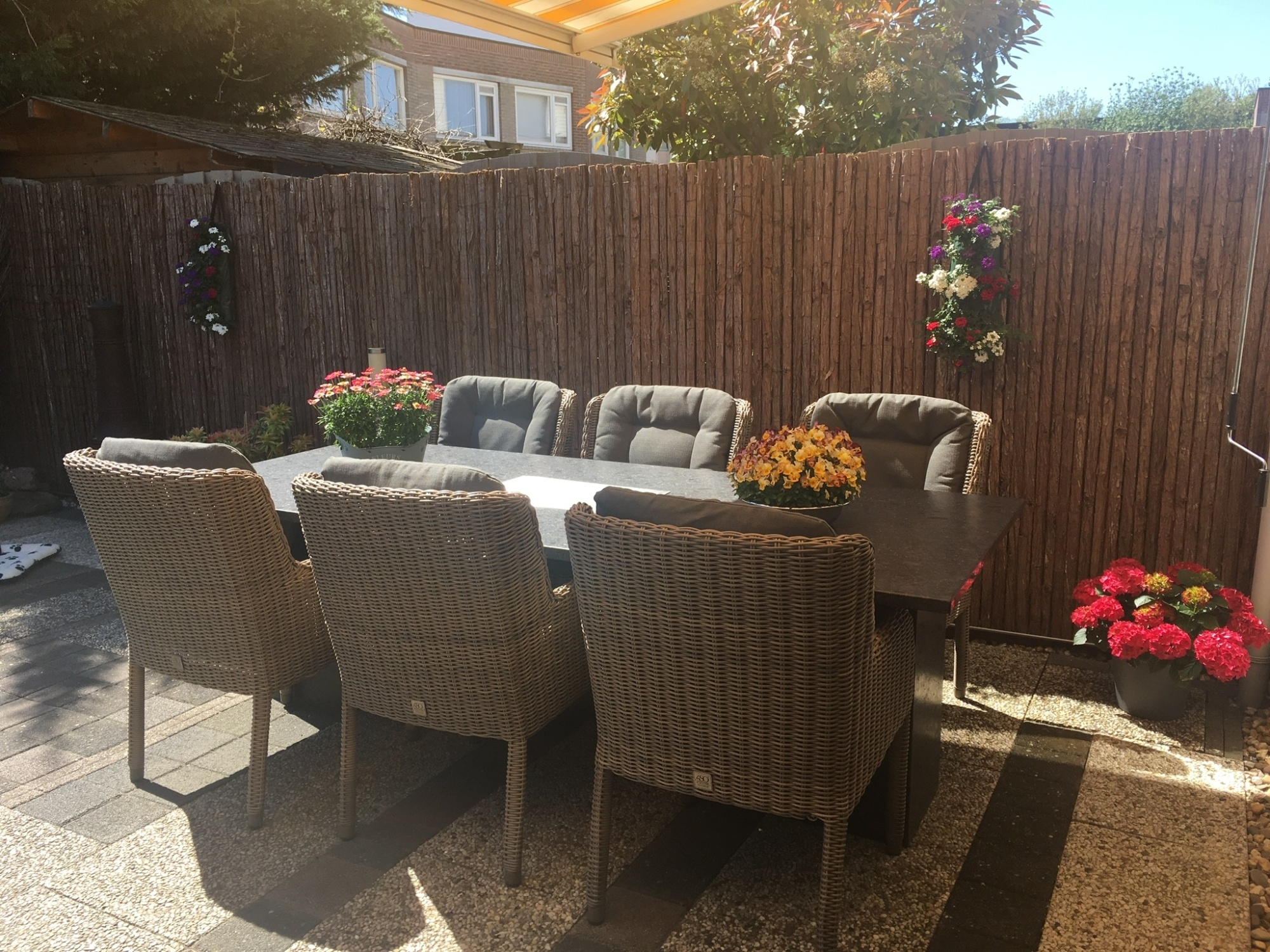 Een moderne look in je tuin met moderne accessoires Een moderne look in je tuin met moderne accessoires