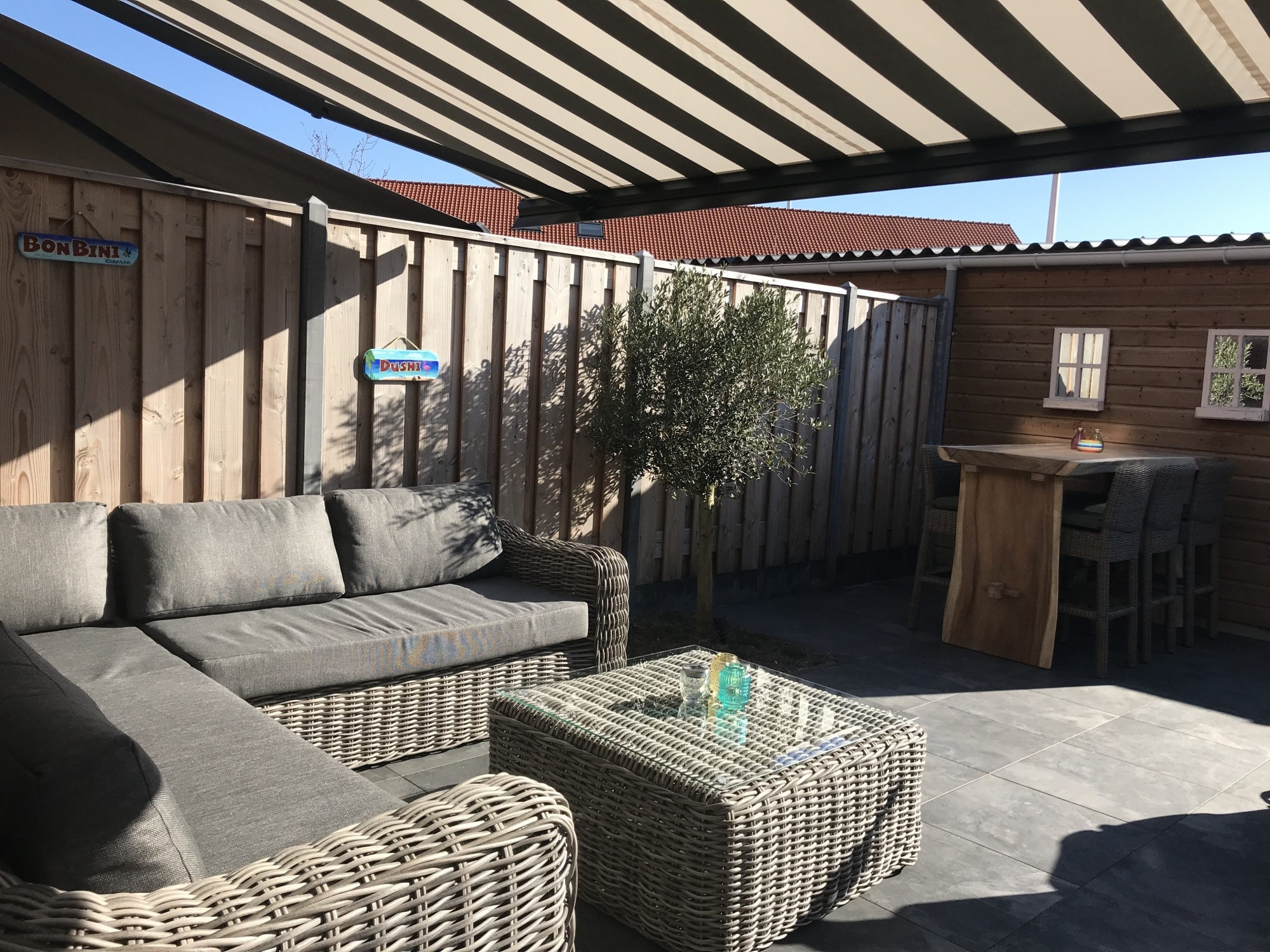 Water in de tuin zorgt voor een verfrissende oase van rust en schoonheid