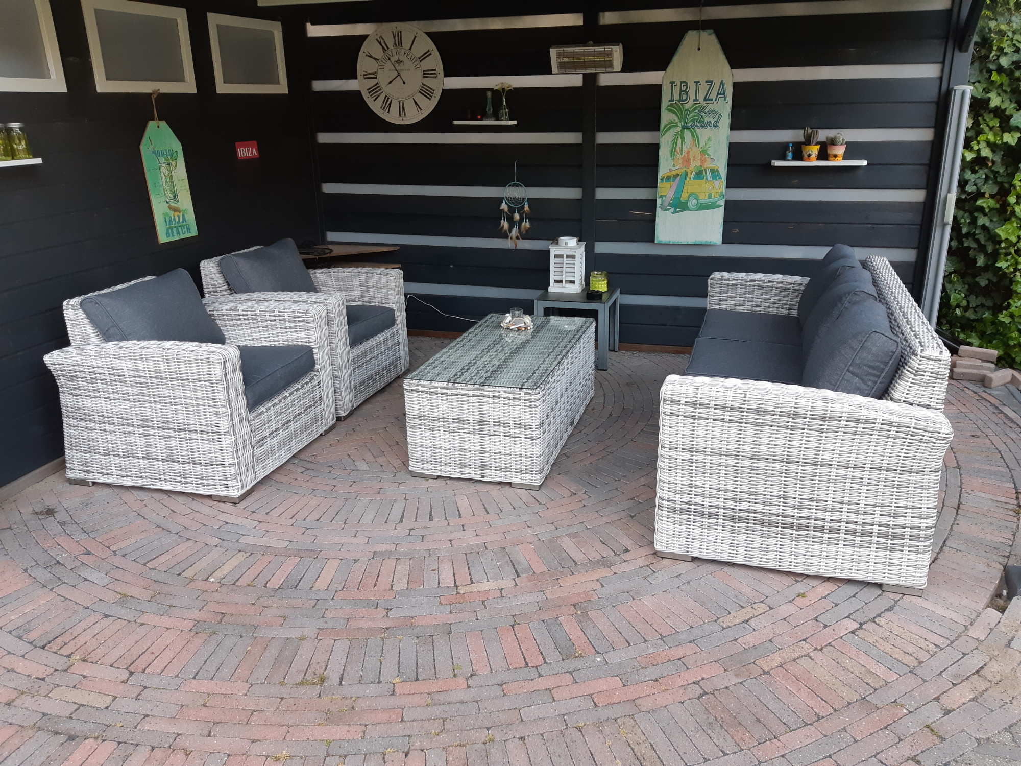 Het gebruik van hout in de tuin voor een tijdloze uitstraling