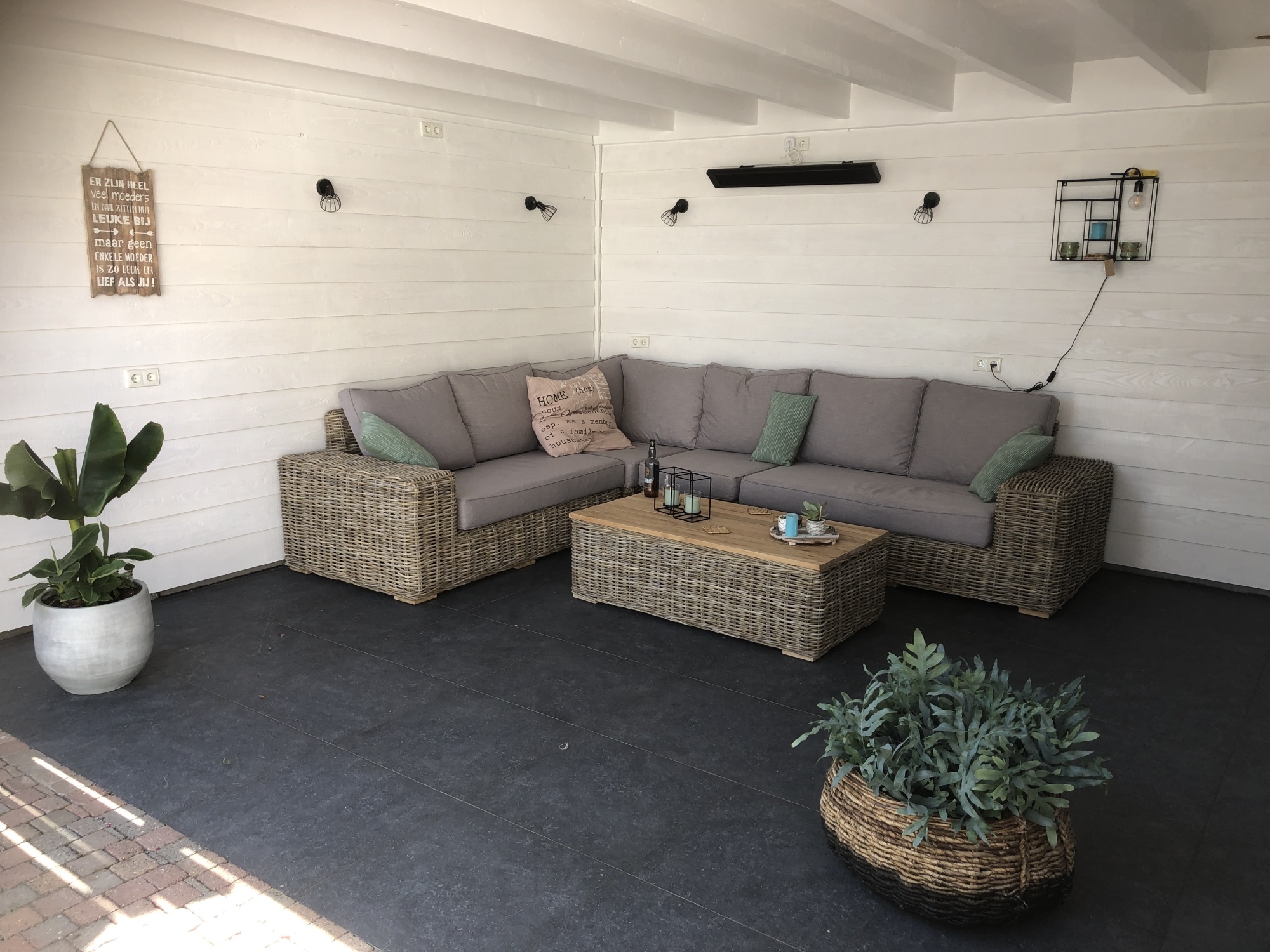 Een feestelijke tuin vol kleuren