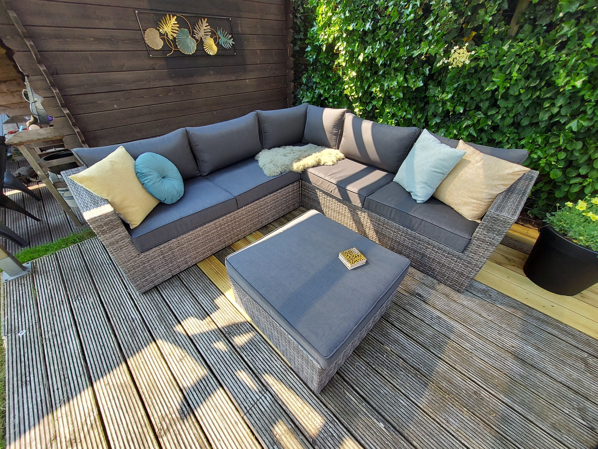 Een flinke dosis steigerhout in de tuin Een flinke dosis steigerhout in de tuin