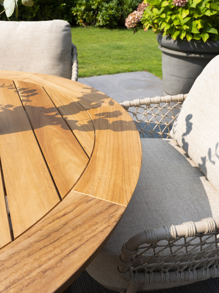 Taste 4SO Saba low dining teak tafel 160ØxH69 cm met latte onderstel Taste 4SO Taste 4SO Saba low dining teak tafel 160ØxH69 cm met latte onderstel Taste 4SO