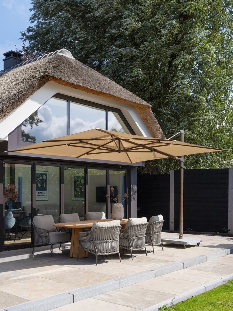 4 Seasons Outdoor Finca zweefparasol 400x300 cm wenge frame beach 4 Seasons Outdoor met 120 KG voet en hoes