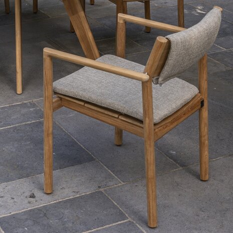 4 Seasons Outdoor Corsica Levi dining tuinset 7 delig 160 cm rond teak 4 Seasons Outdoor 4 Seasons Outdoor Corsica Levi dining tuinset 7 delig 160 cm rond teak 4 Seasons Outdoor