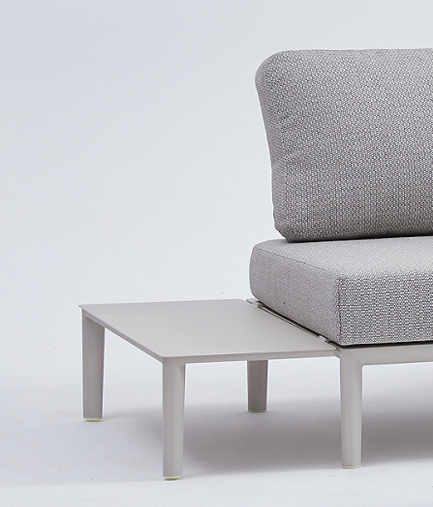 AVH-Collectie Hong Kong bijzettafel 74x32xH25 cm aluminium latte AVH-Collectie Hong Kong bijzettafel 74x32xH25 cm aluminium latte