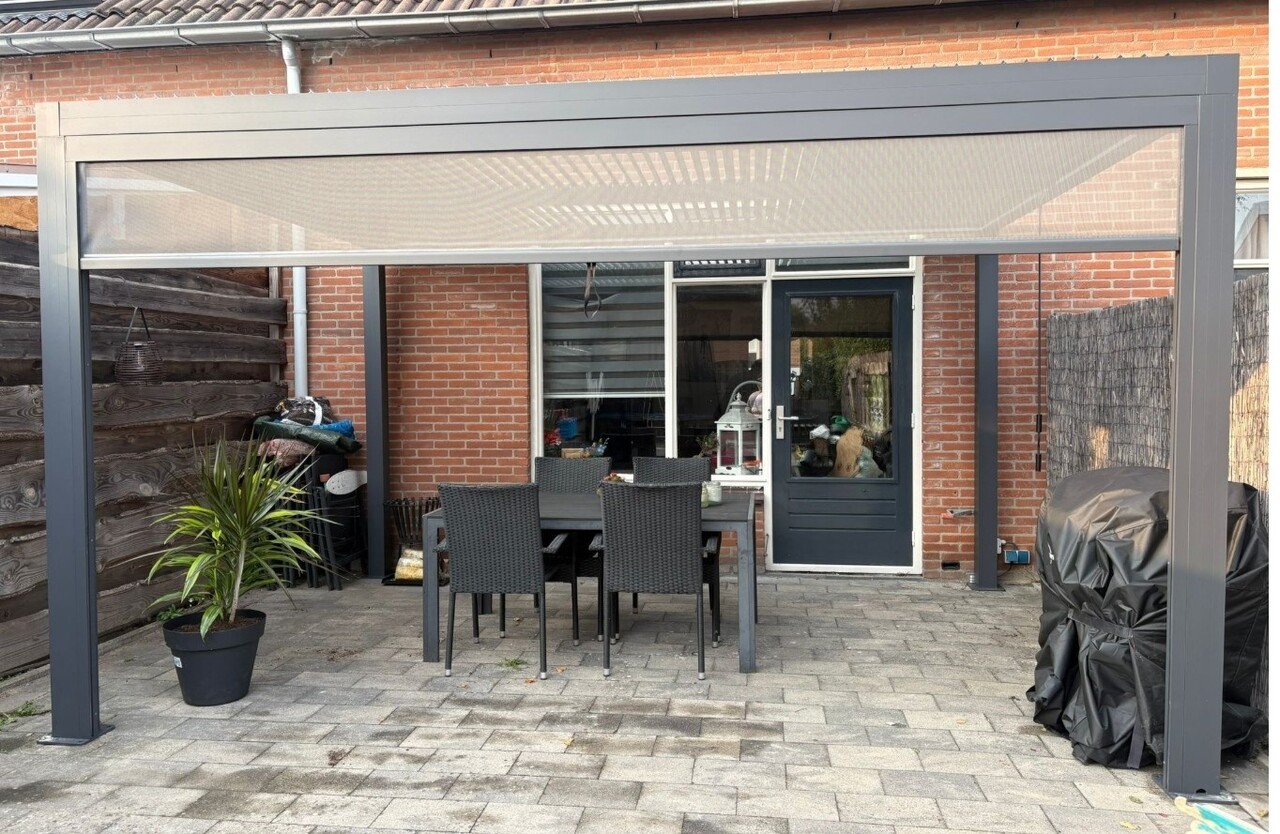 AVH-Collectie Riviera 3x4m lamellen overkapping aluminium antraciet AVH-Collectie Riviera 3x4m lamellen overkapping aluminium antraciet