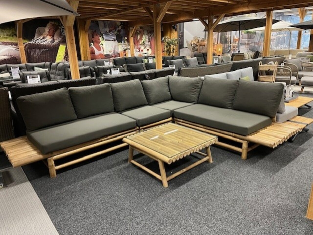 AVH-Collectie Showroommodel Piton hoek loungeset 5 delig bamboe AVH-Collectie Showroommodel Piton hoek loungeset 5 delig bamboe