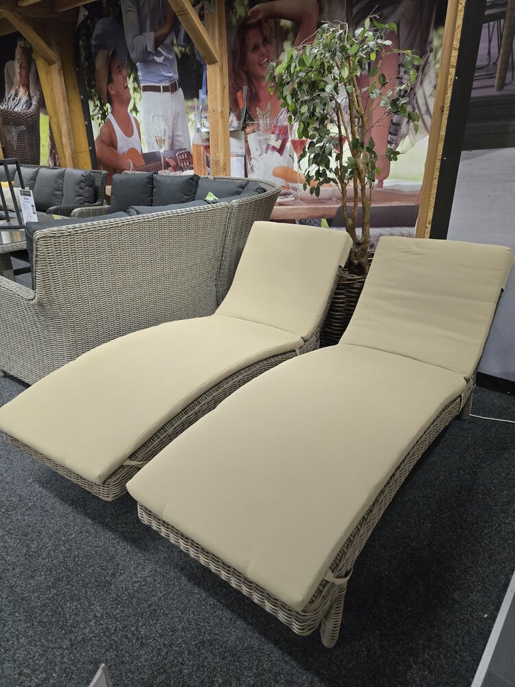 AVH-Collectie Showroommodel Santika ligbed bruin/zand ( 2 stuks) AVH-Collectie Showroommodel Santika ligbed bruin/zand ( 2 stuks)