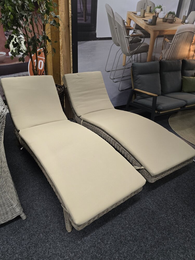 AVH-Collectie Showroommodel Santika ligbed bruin/zand ( 2 stuks) AVH-Collectie Showroommodel Santika ligbed bruin/zand ( 2 stuks)